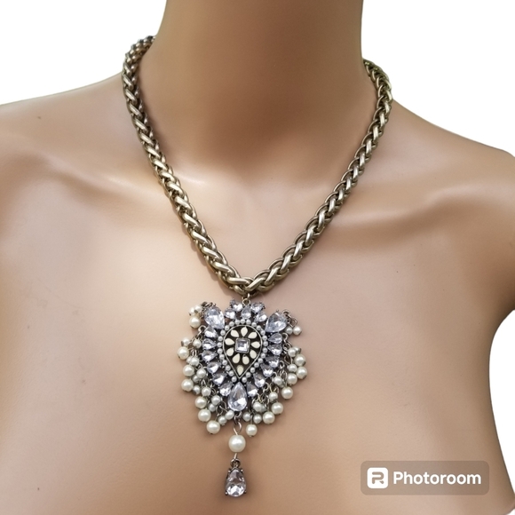 VINTAGE GOLDTONE ROPE WHEAT CHAIN & ORNATE CRYSTAL & FAUX PEARL PENDANT NECKLACE - Picture 1 of 7